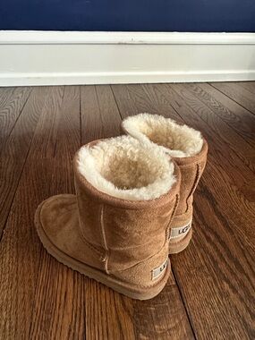 UGG Chestnut Short Suede Boots with Cream Shearling